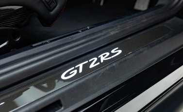 Porsche 911 (991) GT2 RS Weissach 33