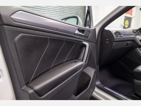 Volkswagen Tiguan 2.0 TDI R-Line Tech DSG 4Motion Euro 6 (s/s) 5dr 65