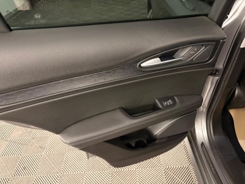 Alfa Romeo Stelvio 2.0T Nero Edizione Auto Q4 AWD Euro 6 (s/s) 5dr 32
