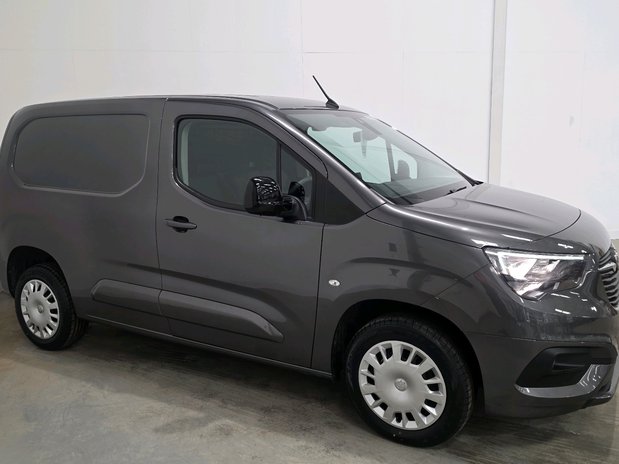 Vauxhall Combo VAUXHALL COMBO CARGO L1 DIESEL 2300 1.5 Turbo D 100ps H1 Pro Van 3