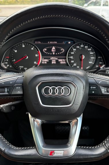 Audi Q7 TDI QUATTRO S LINE - ONE OWNER - PAN ROOF - CAMERA - FULL SERVICE HISTORY 