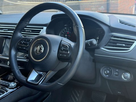 MG 5 MG5 Exclusive EV 5dr 25
