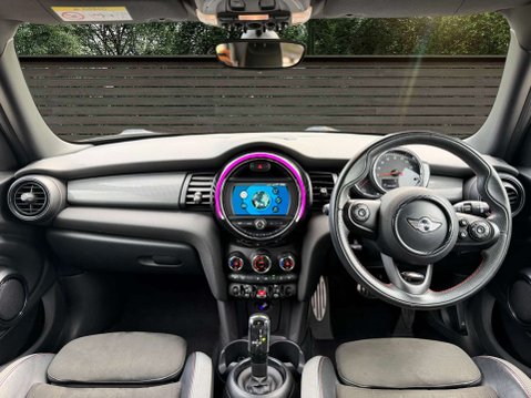 Mini Hatch 1.5 Cooper Sport Auto 5dr 4
