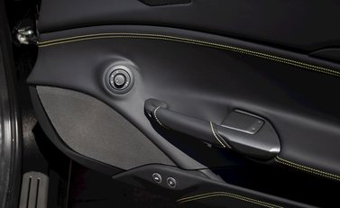 Ferrari 488 Spider 21