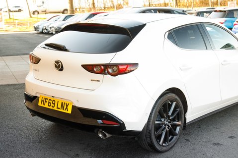 Mazda 3 GT SPORT TECH MHEV 8