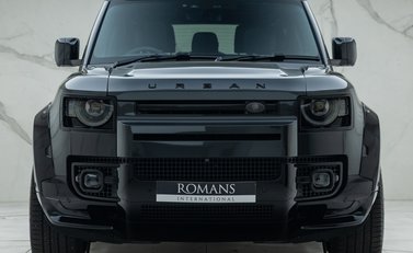 Land Rover Defender 90 V8 P525 URBAN 7