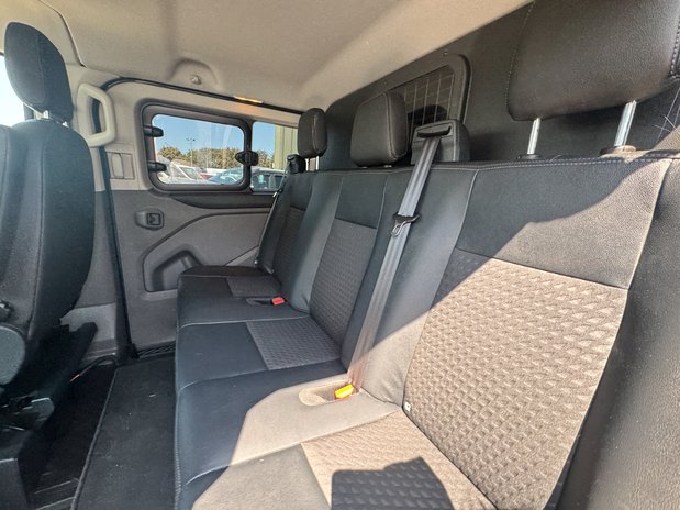 Ford Transit Custom AUTO Crew Cab SWB L1H1 320 Sport Air Con Camera Nav NO VAT SELECT 13