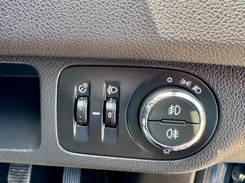Vauxhall Meriva TECH LINE 22