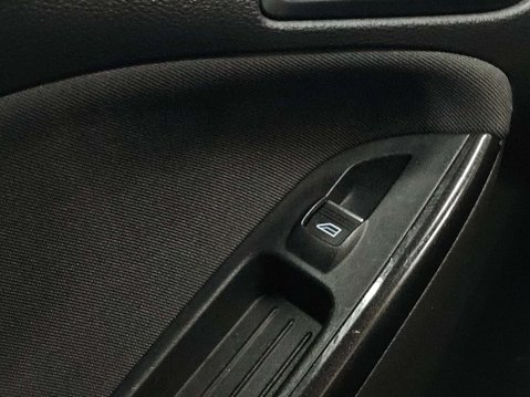 Ford Focus 1.0 Titanium 5dr 67