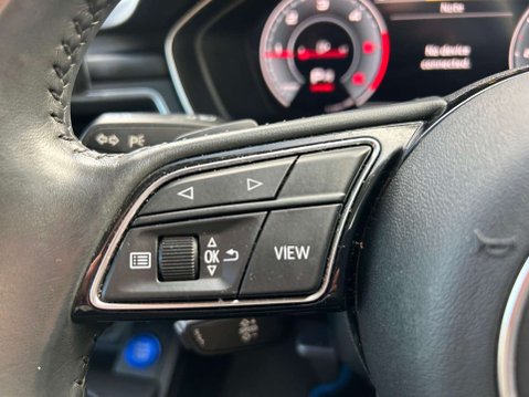 Audi A4 2.0 TDI 30 Technik Saloon 4dr Diesel S Tronic Euro 6 (s/s) (136 ps) 33