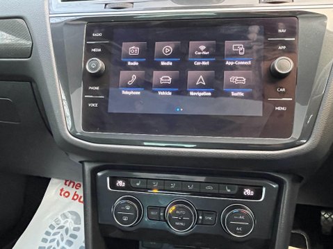 Volkswagen Tiguan 2.0 TDI SEL SUV 5dr Diesel DSG 4Motion Euro 6 (s/s) (150 ps) 28