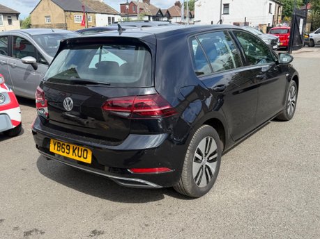 Volkswagen Golf E-GOLF 9