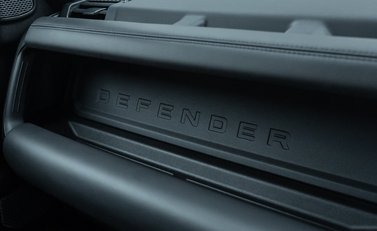 Land Rover Defender 110 V8 CARPATHIAN EDITION Urban 24