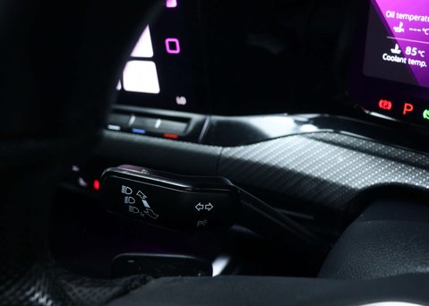 Volkswagen Golf 1.5 eTSI MHEV R-Line Hatchback 5dr Petrol Hybrid DSG Euro 6 (s/s) (150 ps) 37