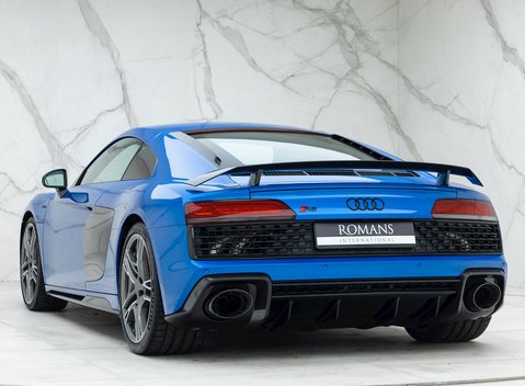 Audi R8 V10 Performance Carbon Black 3