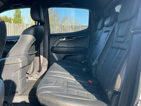 Isuzu D-Max BLADE DCB 9