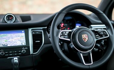 Porsche Macan GTS 27