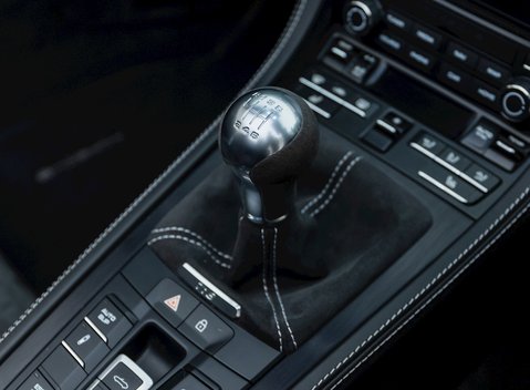 Porsche 718 Boxster Spyder 21