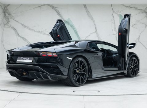 Lamborghini Aventador S LP 740-4 5