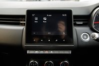 Renault Clio ICONIC TCE 28
