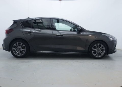 Ford Focus 1.0 Focus ST-Line MHEV Auto 5dr 12