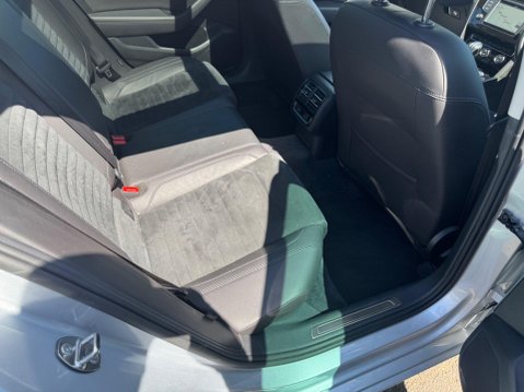 Volkswagen Passat GT TDI BLUEMOTION TECHNOLOGY DSG 54