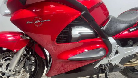 Honda ST 2004 38K FULL LUGGAGE NEW MOT SERVICED BIG CC TOURER BIKE 20