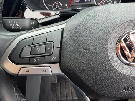 Volkswagen T-Cross SE TSI 19
