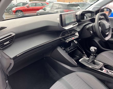 Peugeot 208 1.2 208 Allure Premium+ PureTech SS 5dr 17