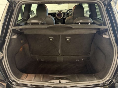 Mini Hatch 1.6 John Cooper Works Euro 5 3dr 14