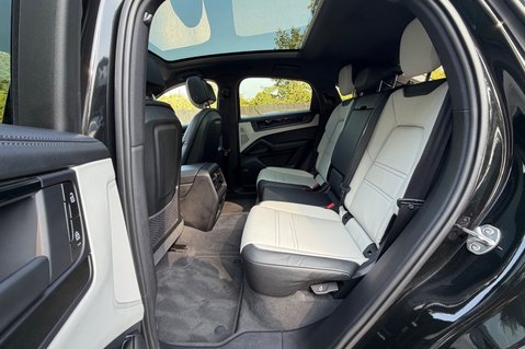 Porsche Cayenne V6 E-HYBRID BLACK EDITION -MATRIX LEDS -360 CAMS -WHITE LEATHER INTERIOR 35