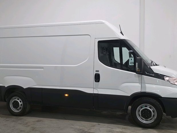 Iveco Daily Daily 35S14A8V H2 2.3 BUISNESS Van 3520L WB Hi-Matic 3