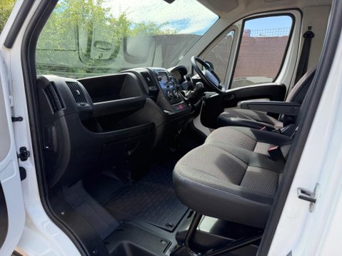 Peugeot Boxer 2.0 BlueHDi 335 Built for Business Low Floor Luton 4dr Diesel Manual L3 Eur 10