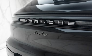 Porsche Cayenne TURBO E-HYBRID 40