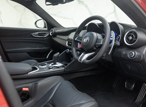 Alfa Romeo Giulia GTAm 13
