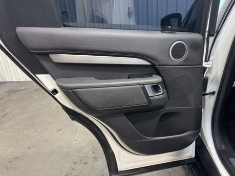 Land Rover Discovery 3.0 Discovery R-Dynamic S D MHEV Auto 4WD 5dr 69