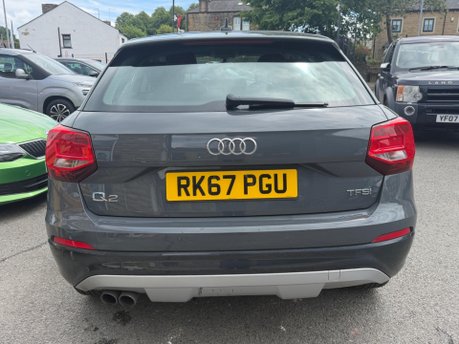 Audi Q2 TFSI SE 6