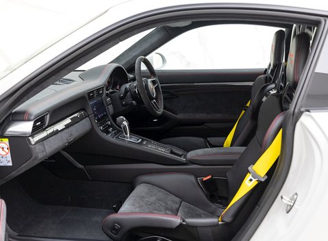 Porsche 911 (991.2) GT2 RS Weissach 13