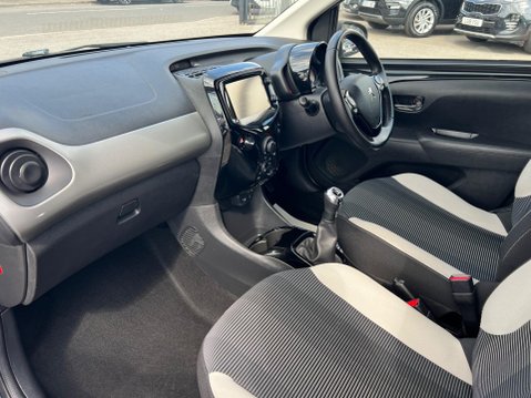 Peugeot 108 1.2 PureTech Allure Top! Euro 6 5dr 28