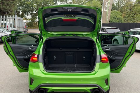 Ford Focus ST -PAN ROOF -PARKING/PERFORMANCE/ASSIST PACKS -HUD -B&O - MEAN GREEN 20