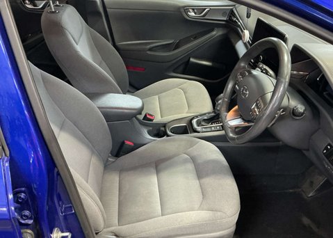 Hyundai IONIQ 1.6 h-GDi 8.9kWh Premium Hatchback 5dr Petrol Plug-in Hybrid DCT Euro 6 (s/ 10