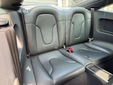 Audi TT 2.0 TFSI S line Coupe 3dr Petrol S Tronic Euro 5 (s/s) (211 ps) 31