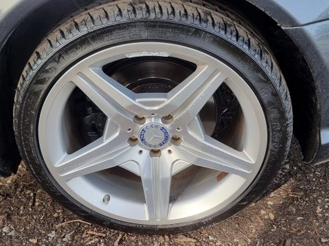 Mercedes-Benz SL Series SL500 13