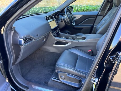 Jaguar F-Pace 2.0 D180 R-Sport Auto AWD Euro 6 (s/s) 5dr 27