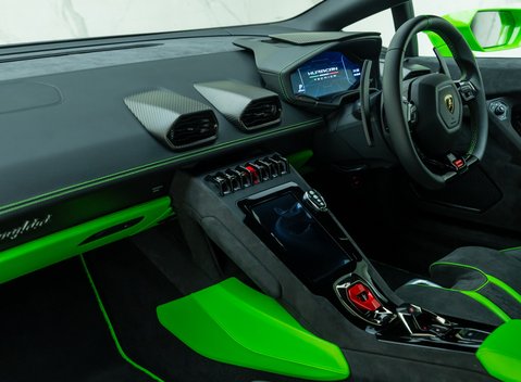 Lamborghini Huracan TECNICA 17