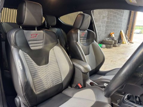 Ford Fiesta 1.6 Fiesta ST-3 T 3dr 42