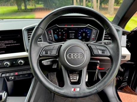 Audi A1 SPORTBACK TFSI S LINE 32