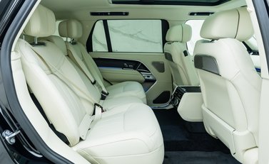 Land Rover Range Rover P460e Autobiography LWB 16