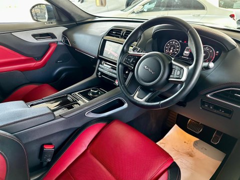 Jaguar F-Pace 2.0 D180 Chequered Flag Auto AWD Euro 6 (s/s) 5dr 18