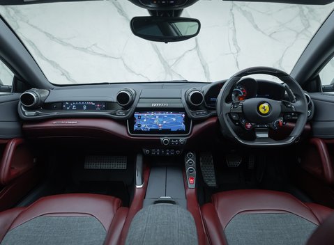 Ferrari GTC4 Lusso V12 TAILOR MADE 25